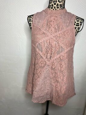 Umgee Blush Pink Crochet Trim V-Neck Top